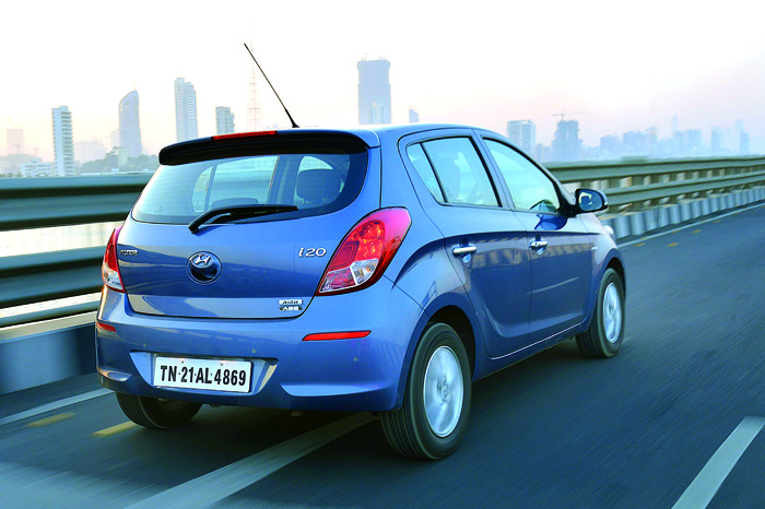 Volkswagen Polo vs Hyundai i20 - Image 2